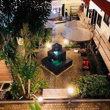 Detente Hotel Abidjan Exterior photo